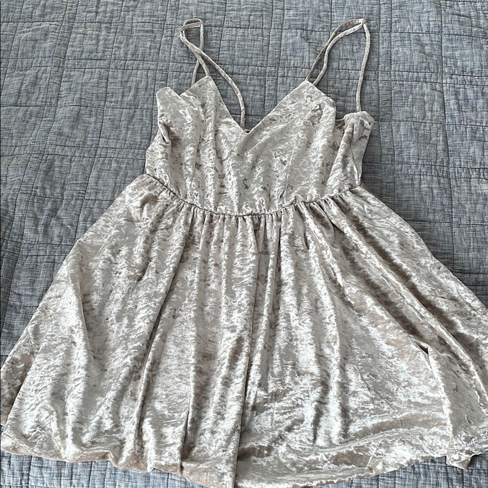 Romeo & Juliet Couture Cream Velvet Dress